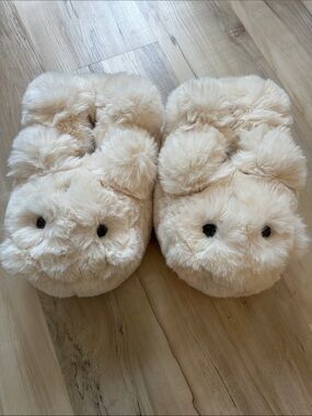 SKIMS Plush Teddy Pet Slippers in Cream - NWOT
